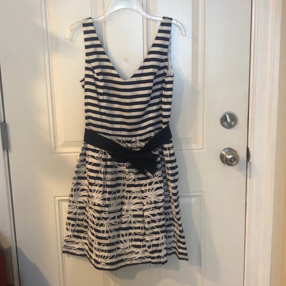 Lilly Pulitzer size 6 dress - Picture 1 of 2